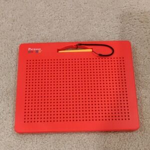 Piccaso Magnetic Red Drawing Board